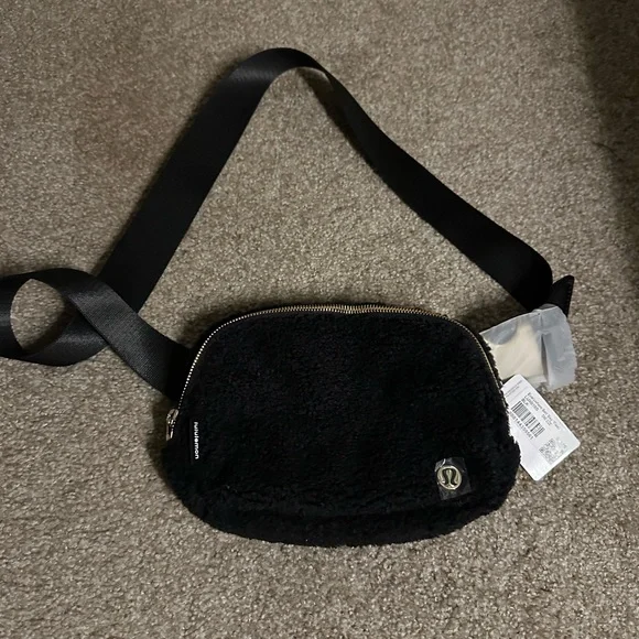 lululemon athletica | Bags | Nwt Lululemon Everywhere Belt Bag Fleecesherpa  | Poshmark